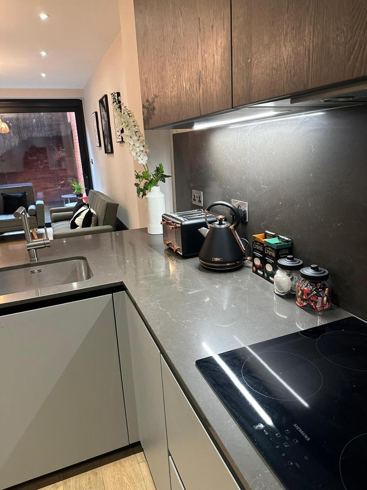 Richardson Deluxe Apartments - 3 Bed Londres Extérieur photo