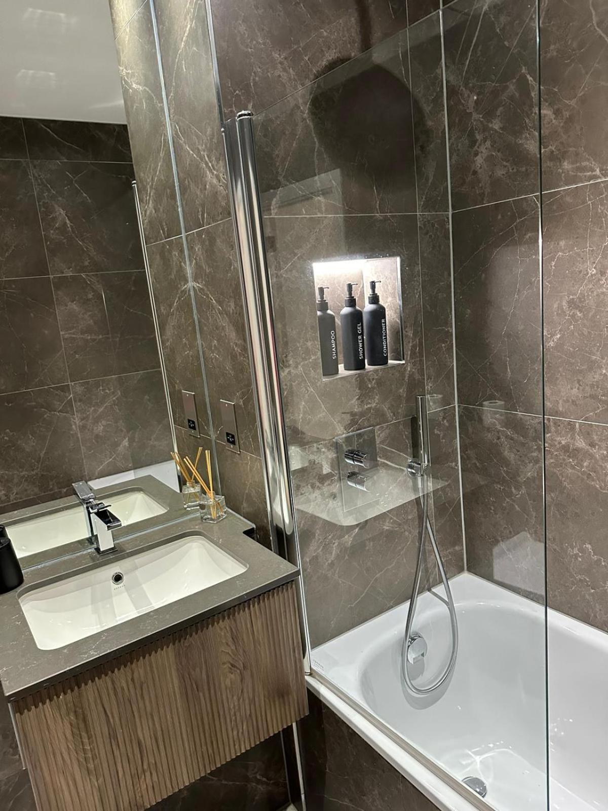 Richardson Deluxe Apartments - 3 Bed Londres Extérieur photo